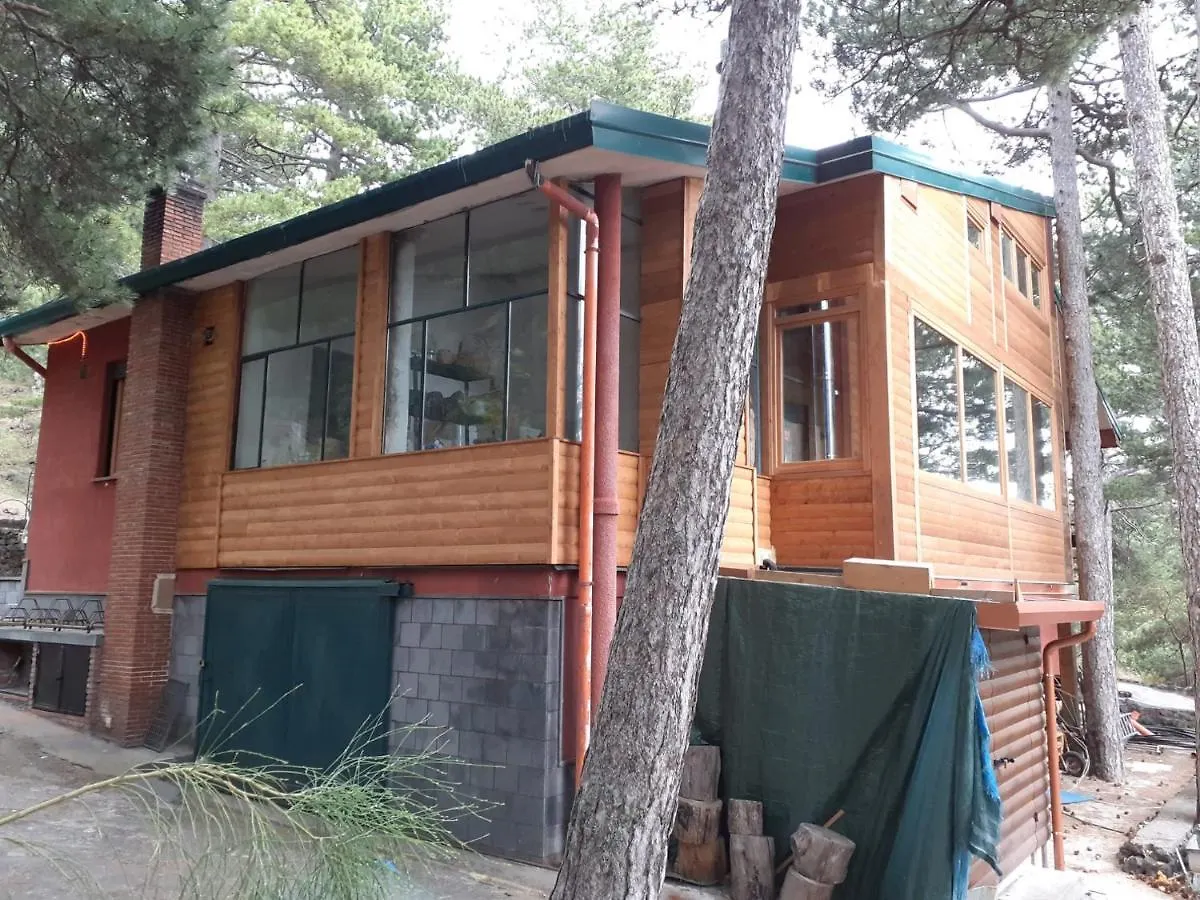 Rifugio Ariel Bed & Breakfast Ragalna Italy